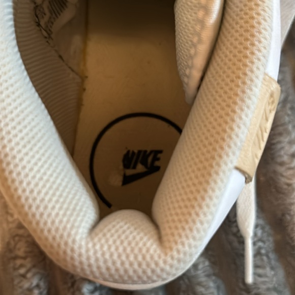 Nike Women's Court Royale 2 Mid Shoes Size 9 - Picture 8 of 10